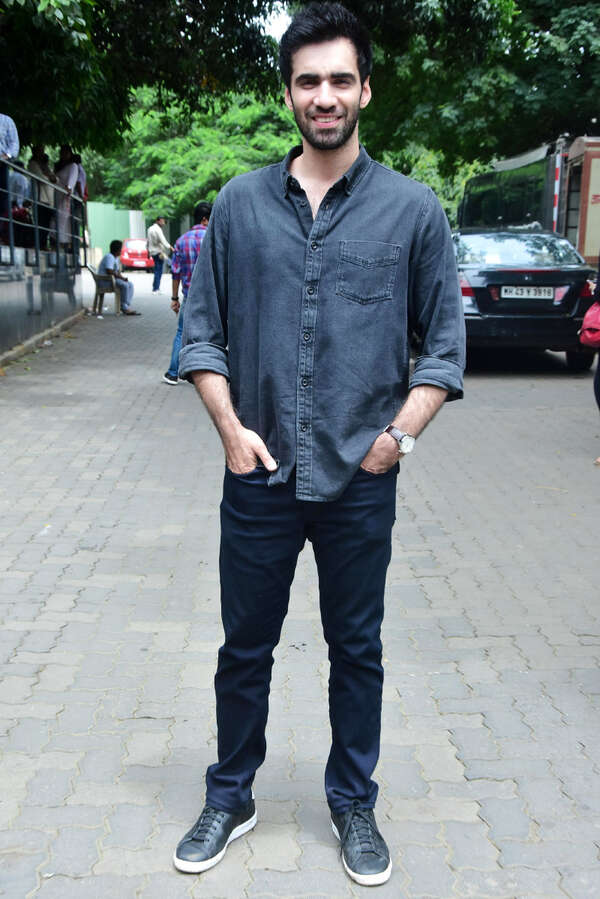 Avinash Tiwary Photos