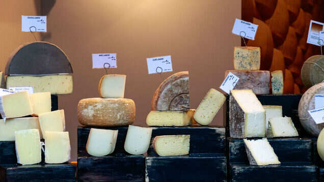It is worth knowing why Londoners eat mouldy cheese