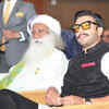 Article image for: <i class="tbold">sadhguru jaggi vasudev</i> and Ranveer Singh