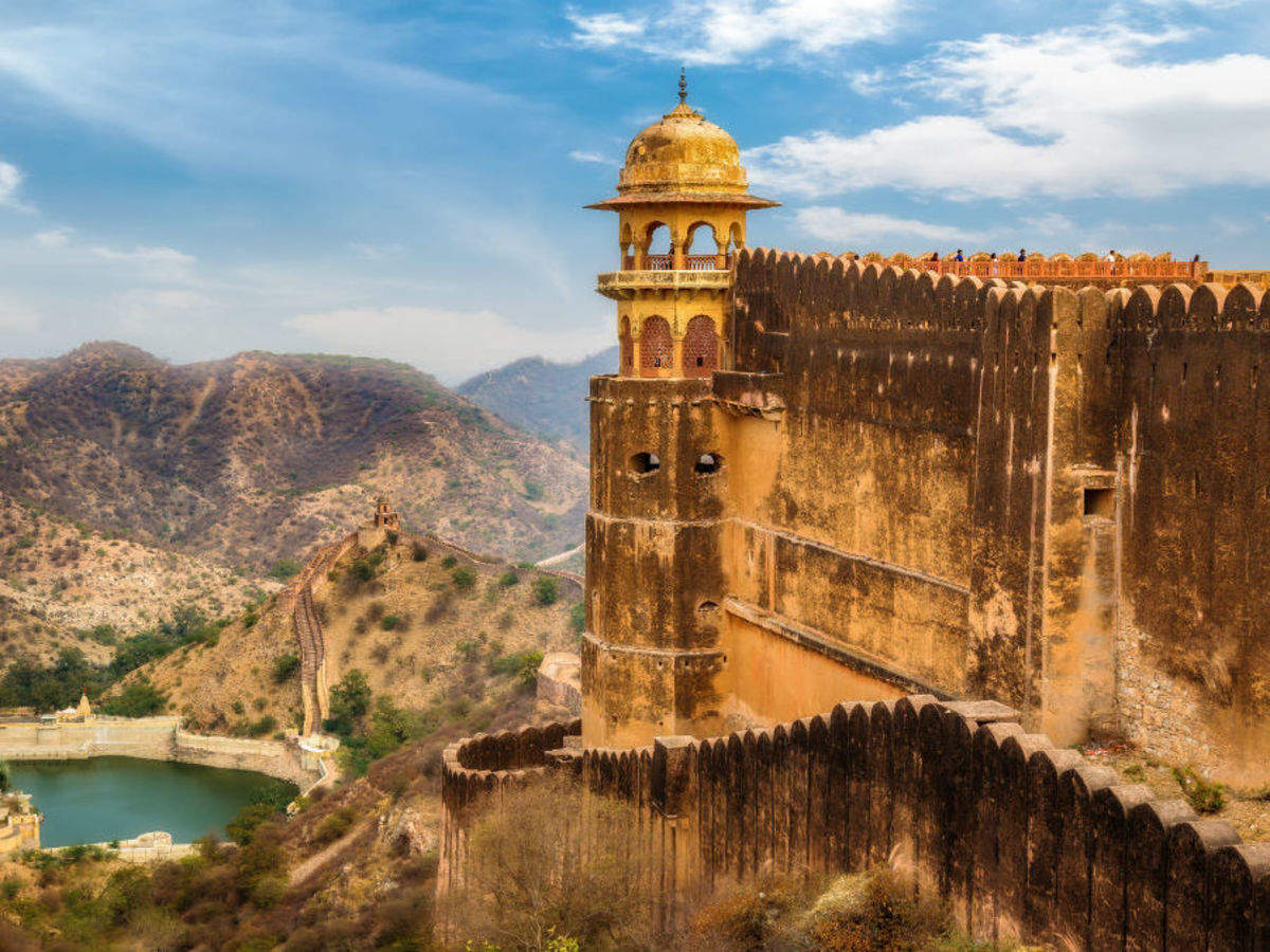 What happened to Jaigarh Fort's treasure and its connection with Indira  Gandhi? | Times of India Travel