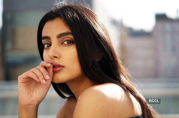 Nikkita Chadha Wallpapers