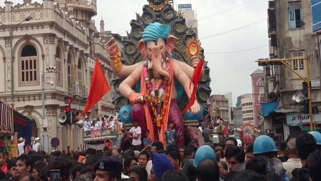 Popular places to witness Ganpati Visarjan in Mumbai