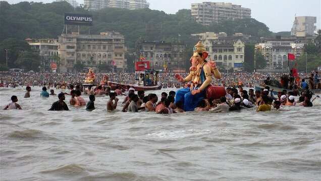 Popular places to witness Ganpati Visarjan in Mumbai