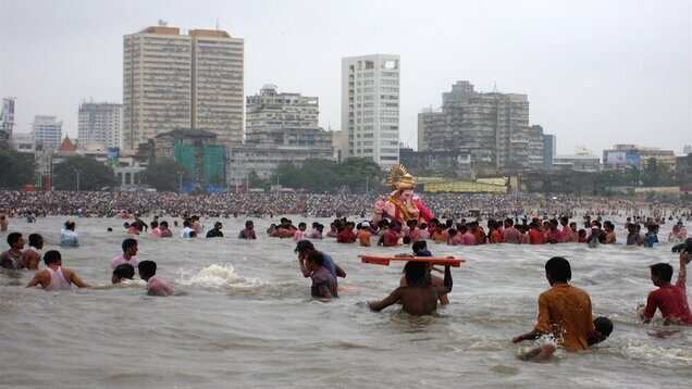 Popular places to witness Ganpati Visarjan in Mumbai