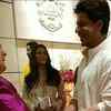 Photo: Shah Rukh Khan is all smiles as he bumps into singer Falguni Pathak