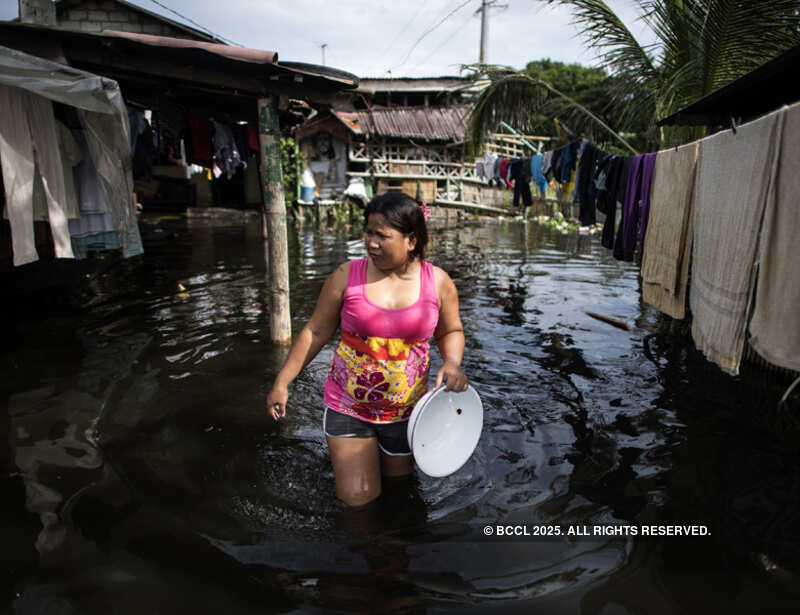 Typhoon Mangkhut kills 64 in Philippines