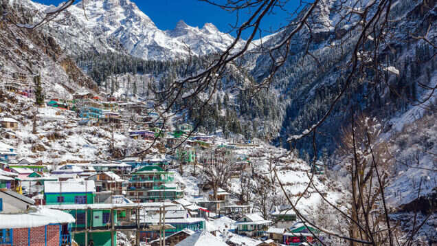 Manali-Ladakh route cut off; snowfall in Rohtang in September after 14 years