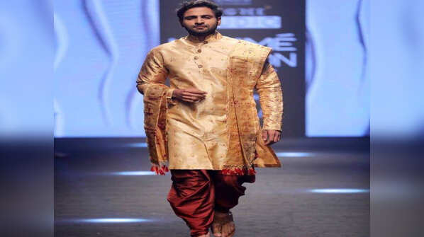 Star in ethnic wear