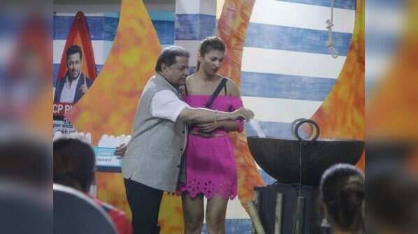 Anup flirts with Jasleen