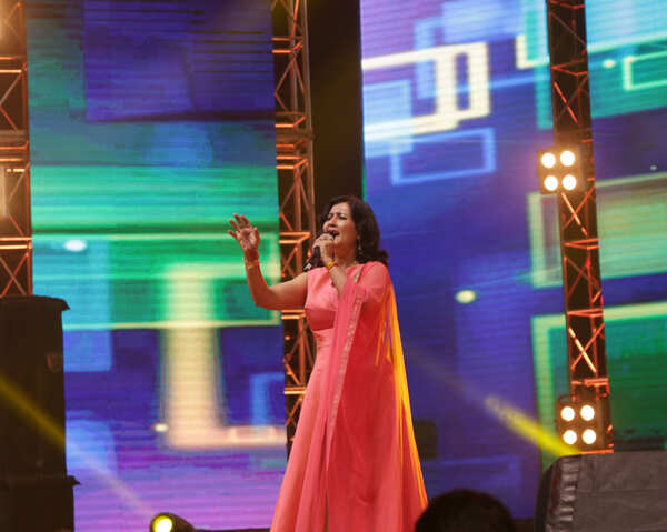 Madhushree Wallpapers