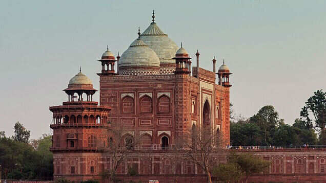 Mehtab Bagh &ndash; a place frequented by Shah Jahan to admire the beauty of Taj Mahal