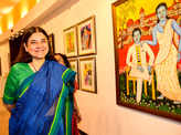 Maneka Gandhi inaugurates Nayanaa Kanodia's art exhibition