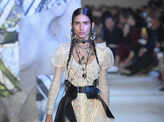 2019 Spring Ready-to-Wear Collection: Alexander McQueen