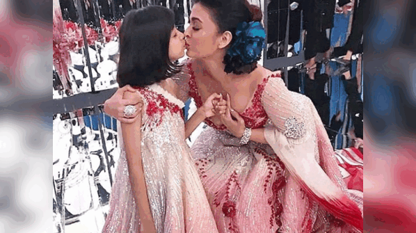 Photo: Aishwarya Rai Bachchan shares an adorable kiss with daughter Aaradhya