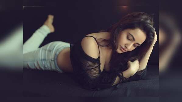 Neha Sharma shares a sensuous picture on her Instagram