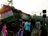 7 dead as New Farakka Express derails in Raebareli