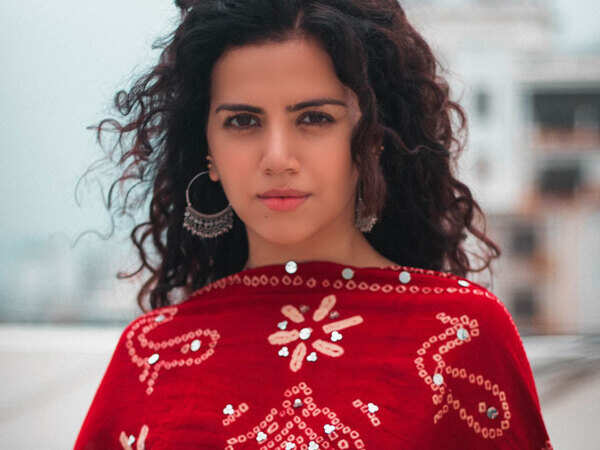 Rashi Mal Photos
