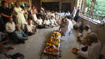 Many gathered at her residence in Mumbai to pay their last respects to Annapoorna Devi