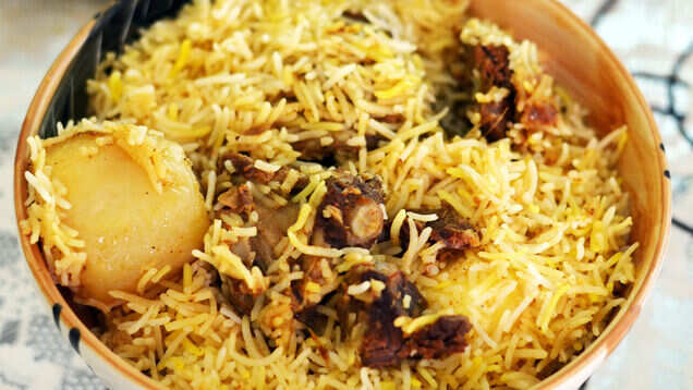 What food you should eat near a Durga Puja pandal?