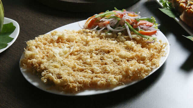 What food you should eat near a Durga Puja pandal?