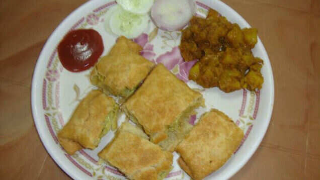 What food you should eat near a Durga Puja pandal?