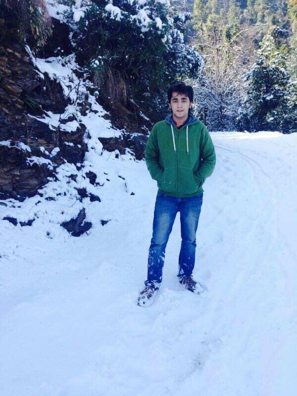 Anuj Saini Photos