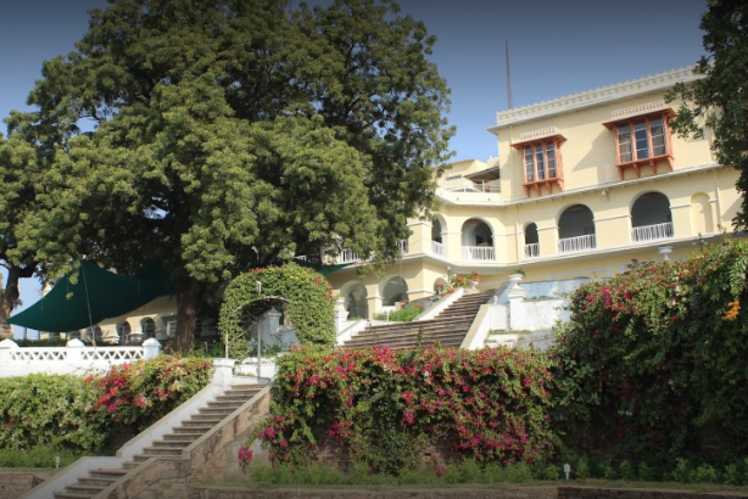 Brij Raj Bhawan Palace In Kota Haunted Hotel In Kota - 