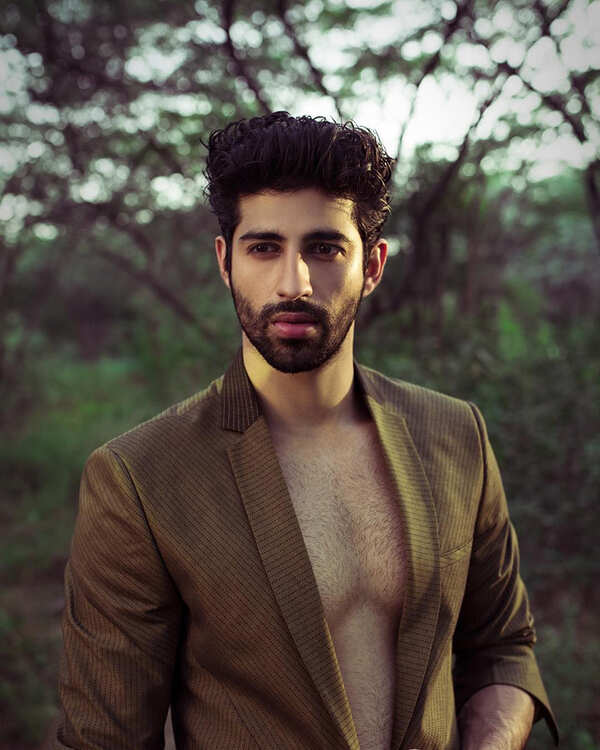 Aashim Gulati Photos