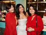 Sonali Bendre wishes love and laughter to Priyanka Chopra for her next big step