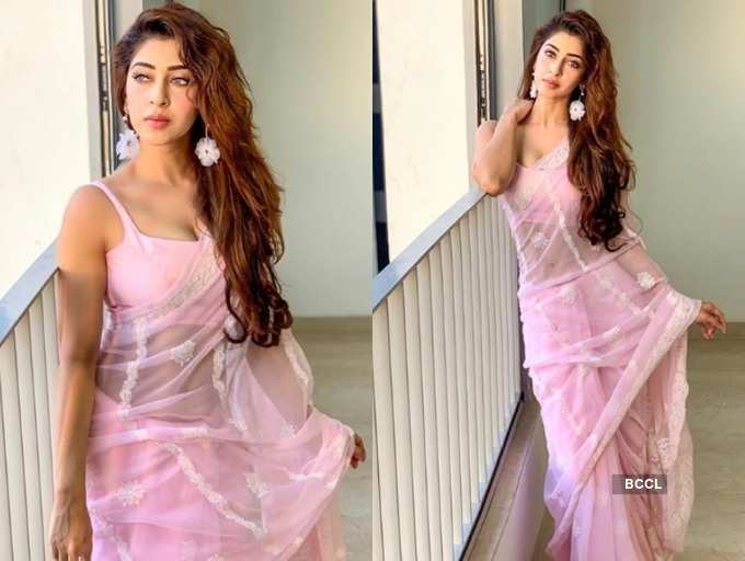 Tv Actresses Who Look Sizzling Hot In Stylish Sarees The Times Of India