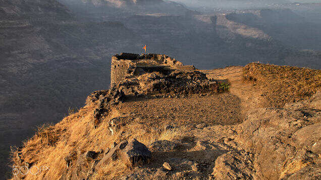 5 spectacular destinations for night treks in India