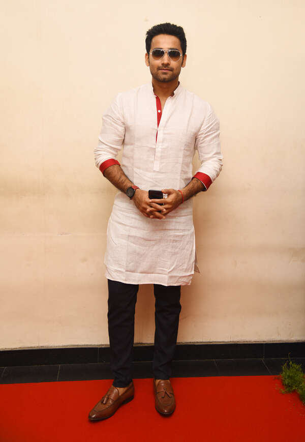 Amitash Pradhan Pictures