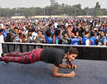 Shilpa Shetty sets world record with 2k participants in 'Plankathon'