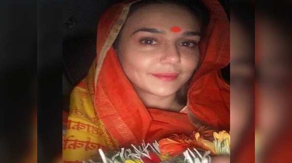 Photo: Preity Zinta surrenders herself in devotion to the almighty