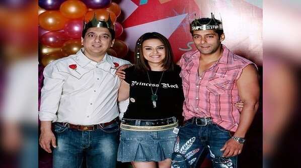 Throwback Tuesday: Preity Zinta shares an old picture with Salman Khan and Sajid Nadiadwala from the set of 'Jaan-E-Mann'