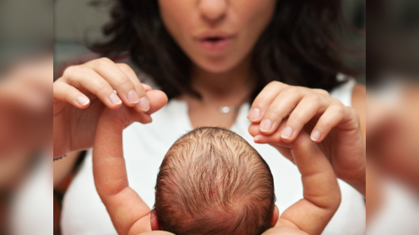 Some guidelines to hold the baby: