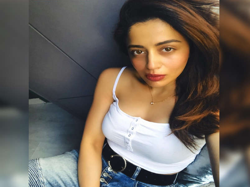 Neha Pendse Hot & Sexy Photos: Instagram pictures of the actress you  shouldn't miss