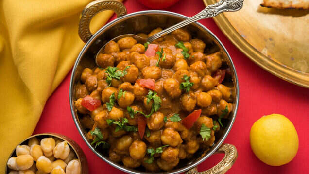 6 places to find delicious Chole-Bhature in Delhi