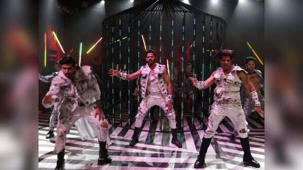 Sreesanth, Karanvir Bohra, Romil Chaudhary's dance
