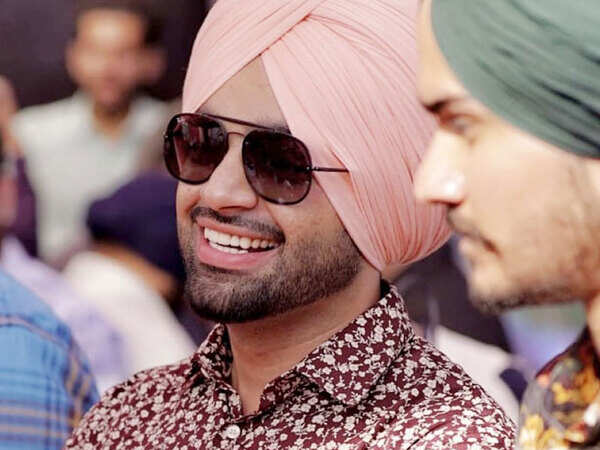 Jordan Sandhu Pictures