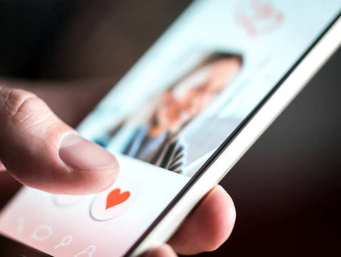 How to Use Online Dating Apps Safely