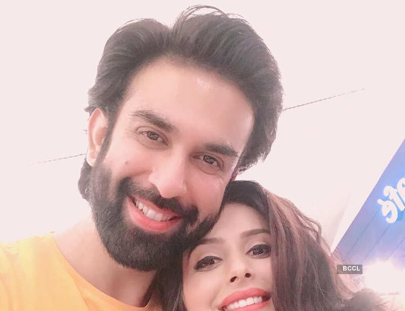 Mere Angne Mein actress Charu Asopa dating Sushmita Sen's brother Rajeev Sen?