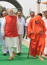 The Siddaganga Seer with PM Narendra Modi