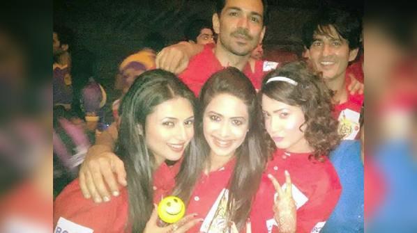 This throwback picture of Divyanka Tripathi, Ankita Lokhande will make you nostalgic