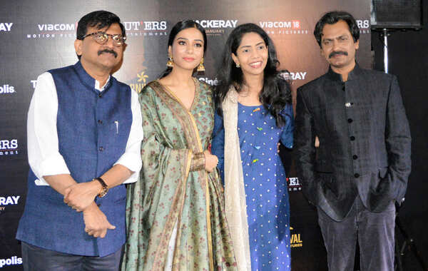 Purvashi Raut Images