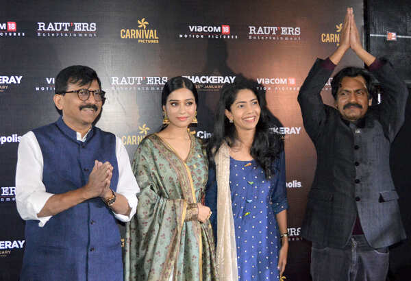 Purvashi Raut Photos