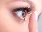 Here are makeup tips for people who wear contact lenses