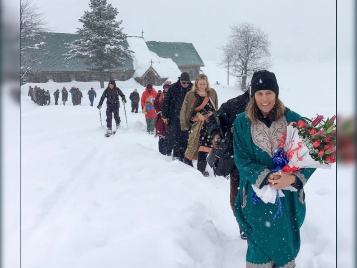 Destination Wedding in Kashmir: Love Story Amidst Snowy Peaks