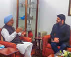 Kapil Sharma and Manmohan Singh bond over Amritsari roots