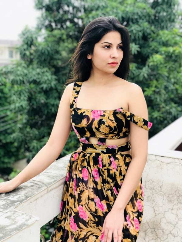 Geet Gambhir Images